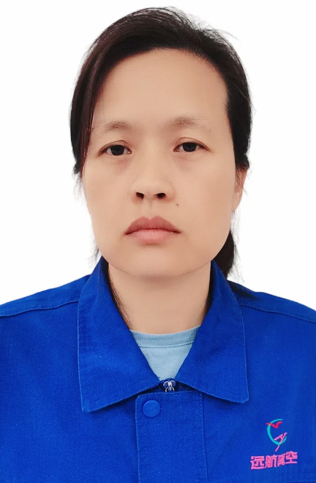 龙 娟