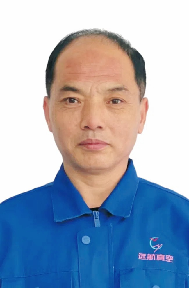 任 栋